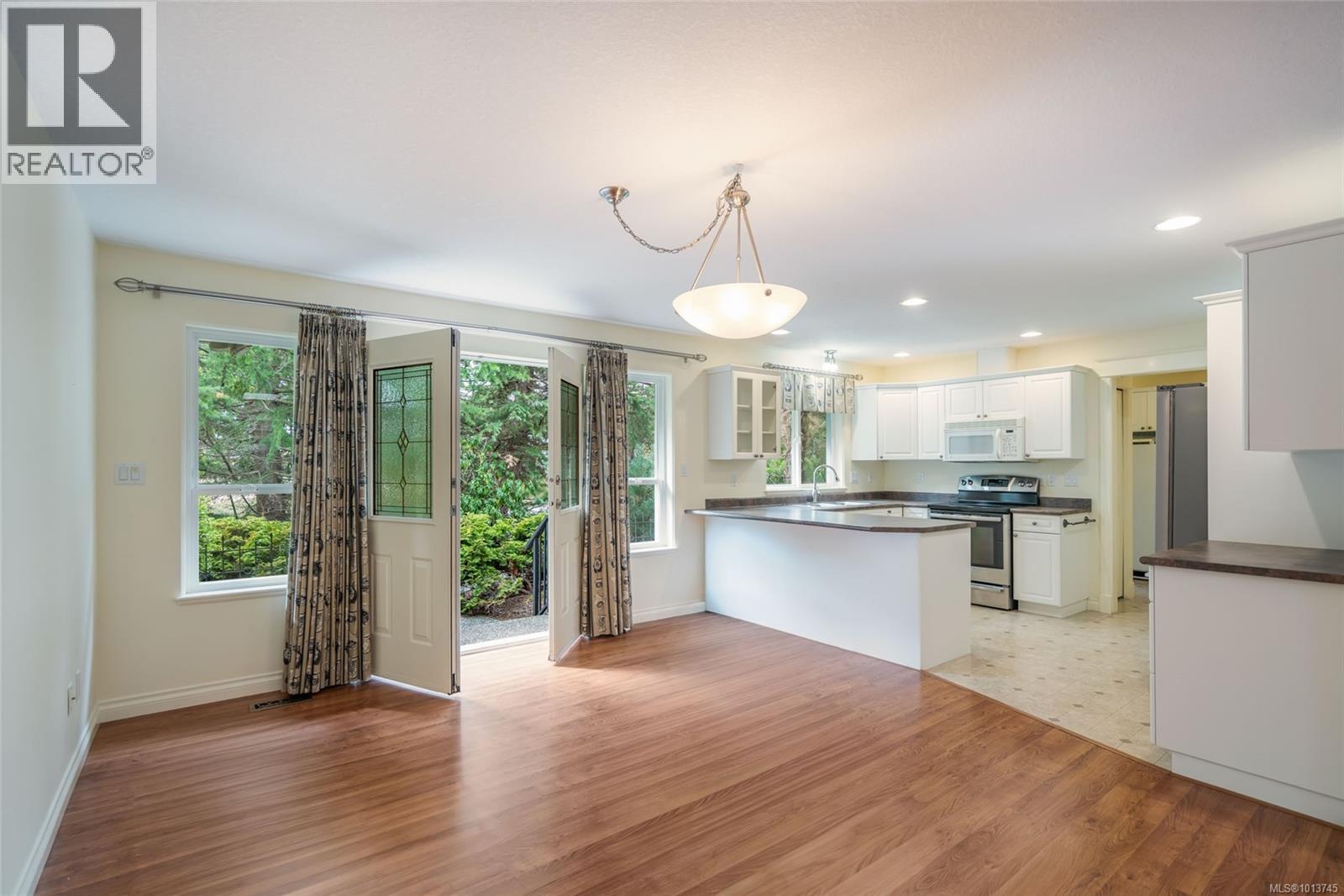 701 Humphrey Rd, Parksville