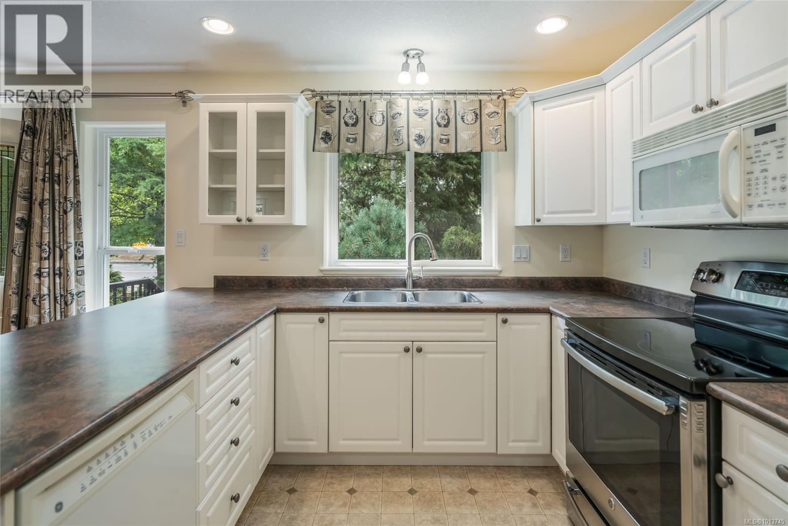 701 Humphrey Rd, Parksville