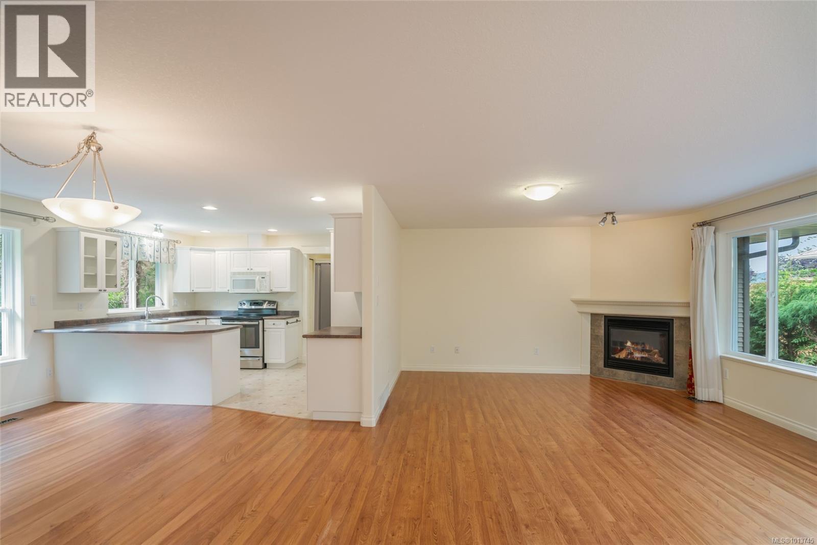 701 Humphrey Rd, Parksville