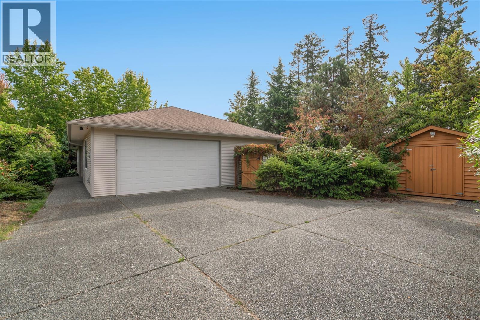 701 Humphrey Rd, Parksville