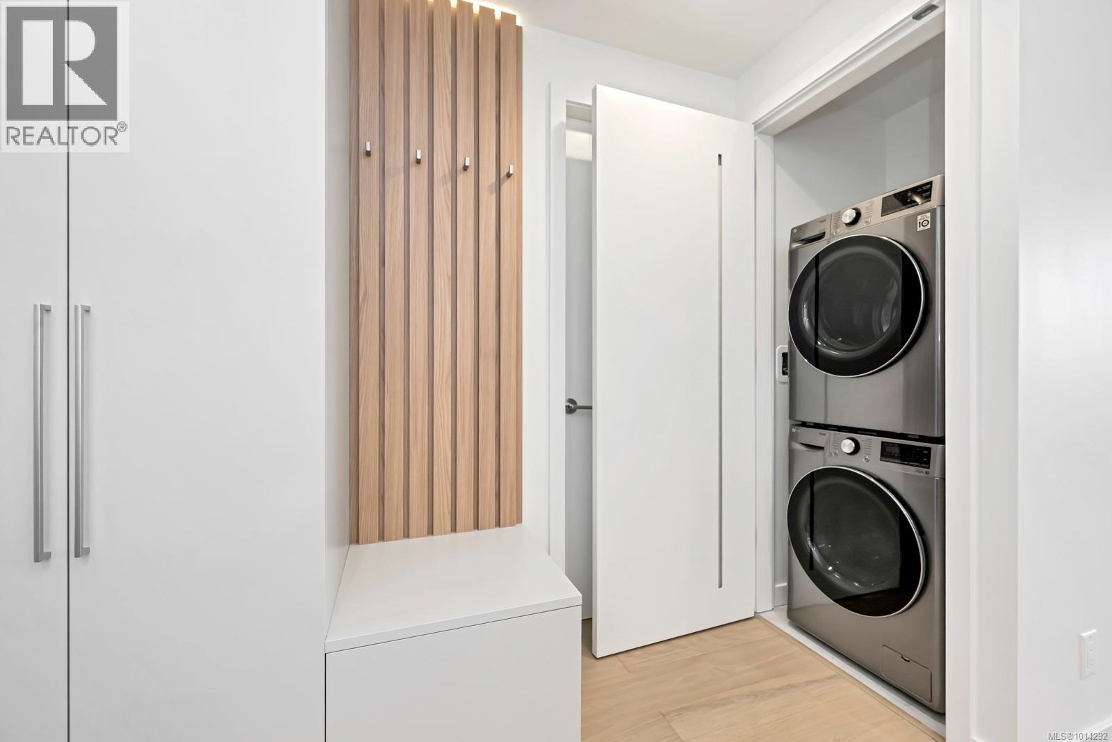 220 2000 Hannington Road, Langford