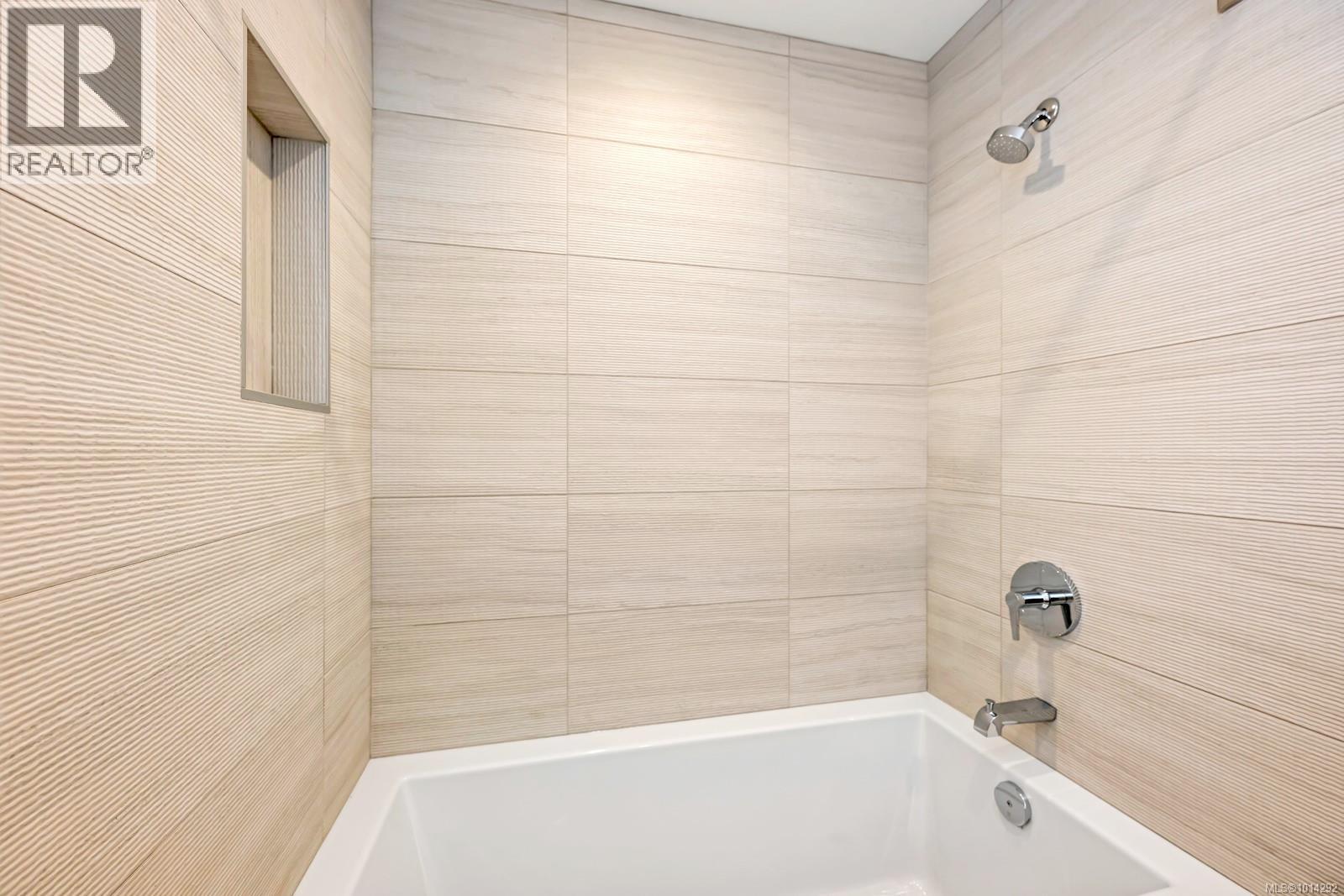 220 2000 Hannington Road, Langford