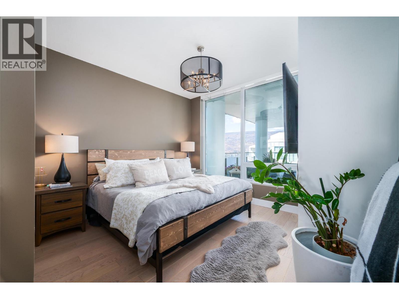 3006 1191 Sunset Drive, Kelowna