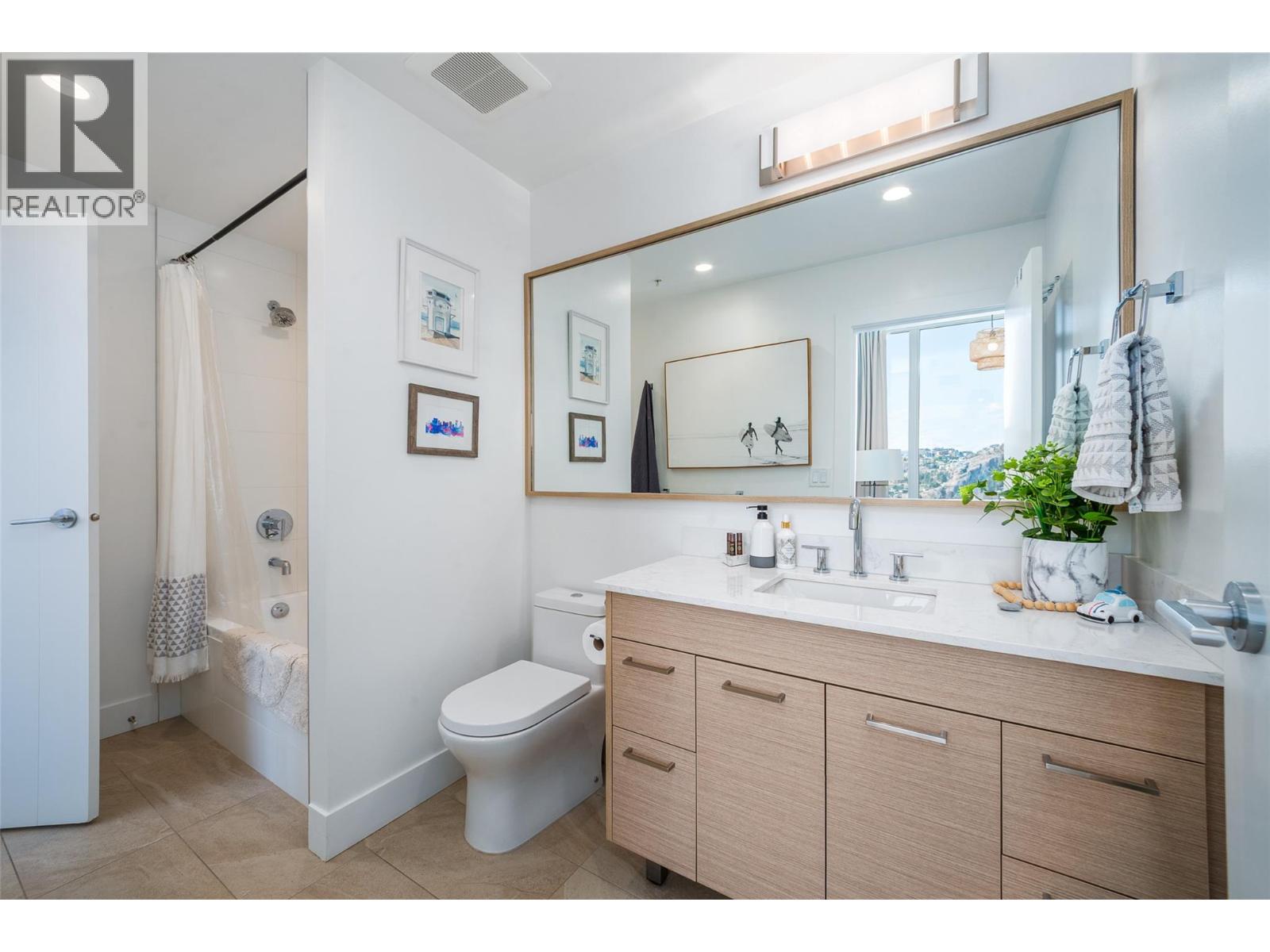 3006 1191 Sunset Drive, Kelowna