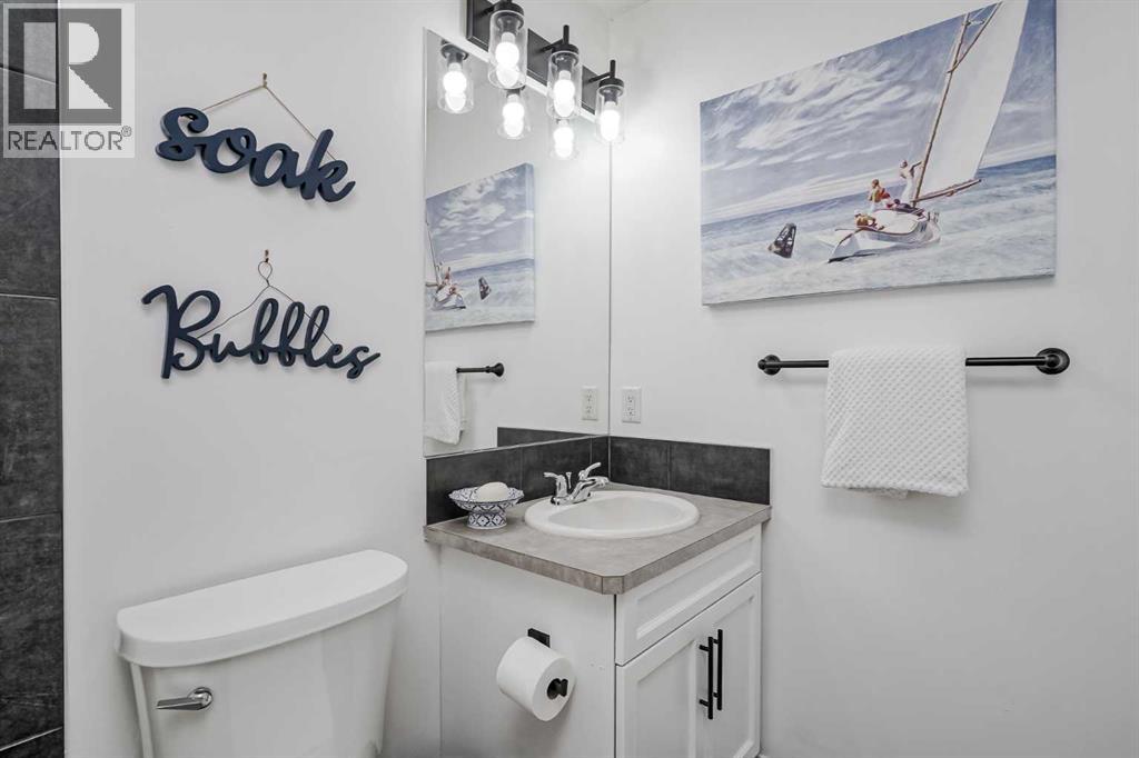 Single Family House for Sale in  Auburn Bay Close SE Auburn Bay Calgary 