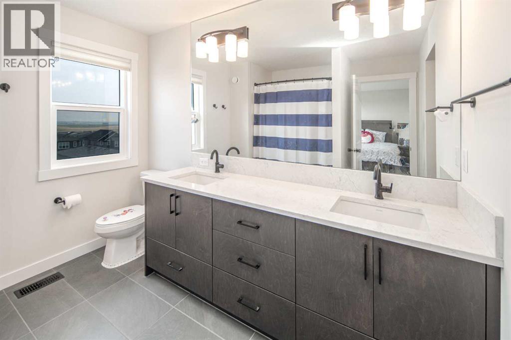 Single Family House for Sale in  Calhoun Hill NE Livingston Calgary 