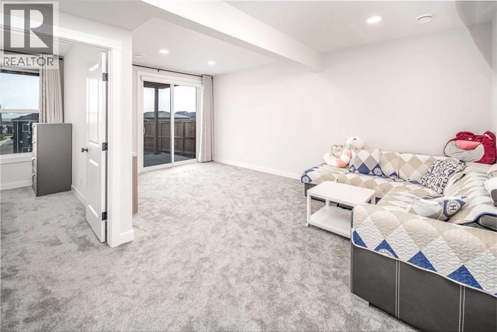 Single Family House for Sale in  Calhoun Hill NE Livingston Calgary 