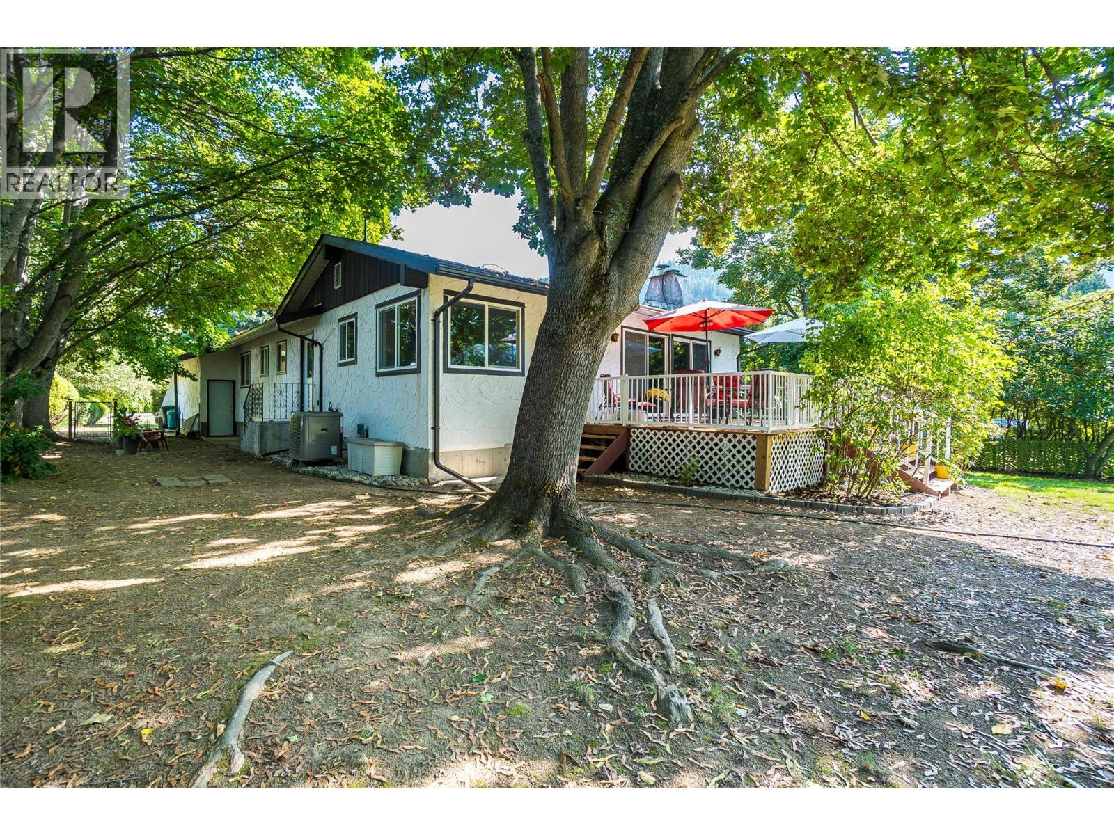 144 100th Street, Castlegar