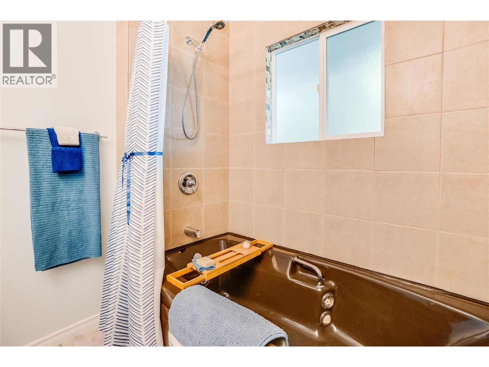 144 100th Street, Castlegar