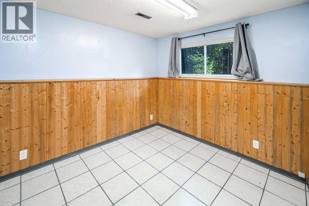 83 Edgeford Way NW, Calgary, Alberta