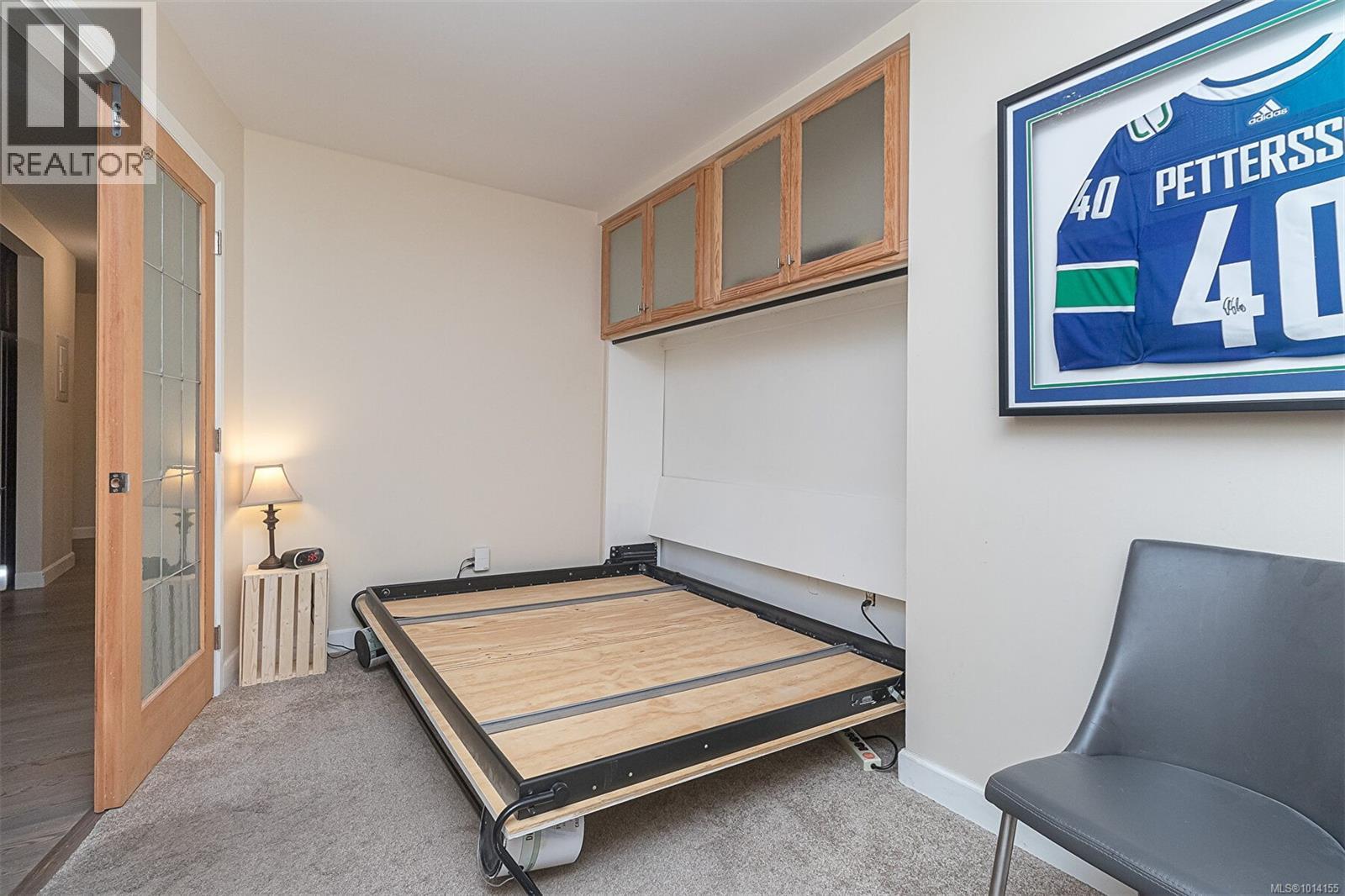 110 1680 Poplar Avenue, Saanich