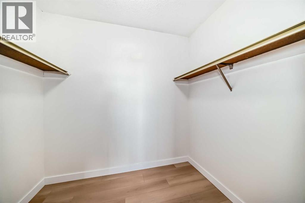 Single Family House for Sale in    Street NE Rundle Calgary 