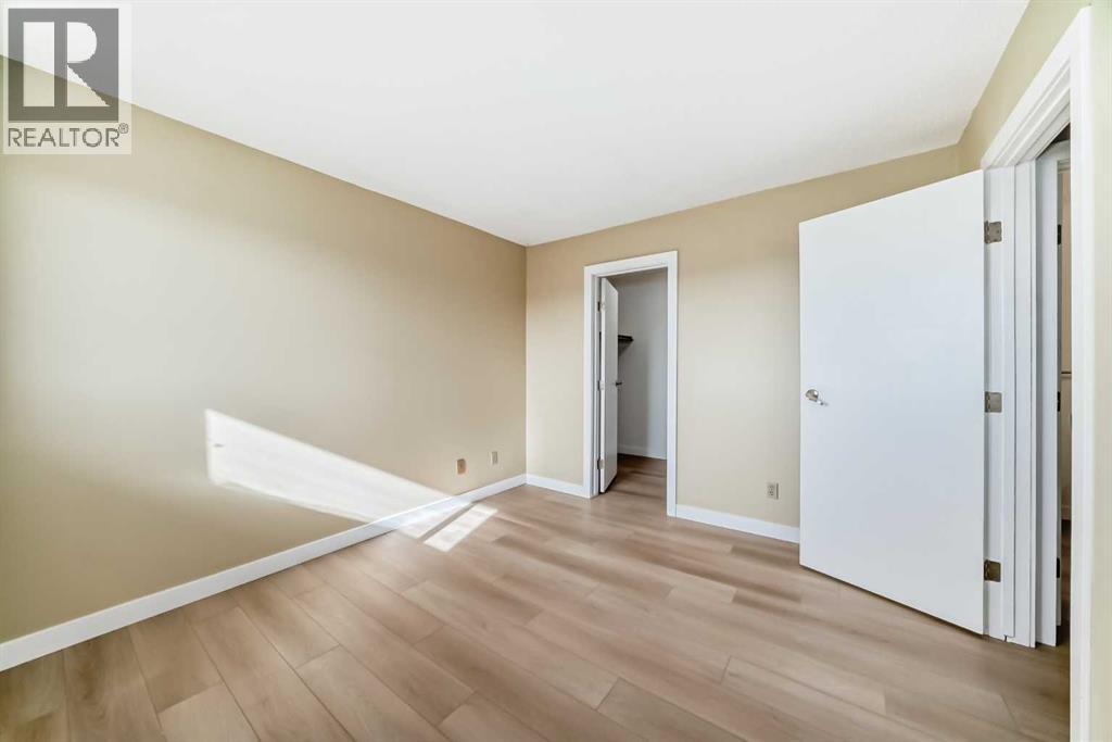 Single Family House for Sale in    Street NE Rundle Calgary 
