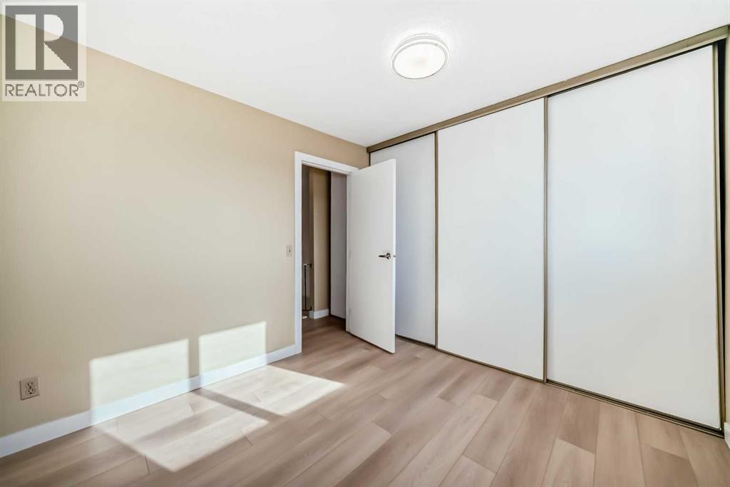 Single Family House for Sale in    Street NE Rundle Calgary 