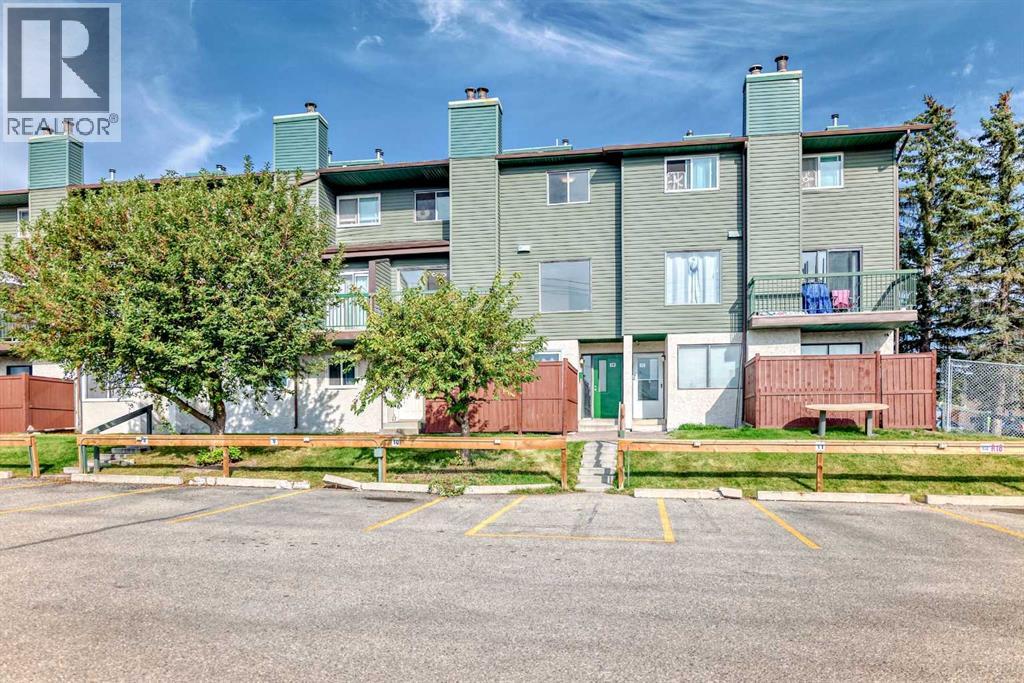 Single Family House for Sale in    Street NE Rundle Calgary 