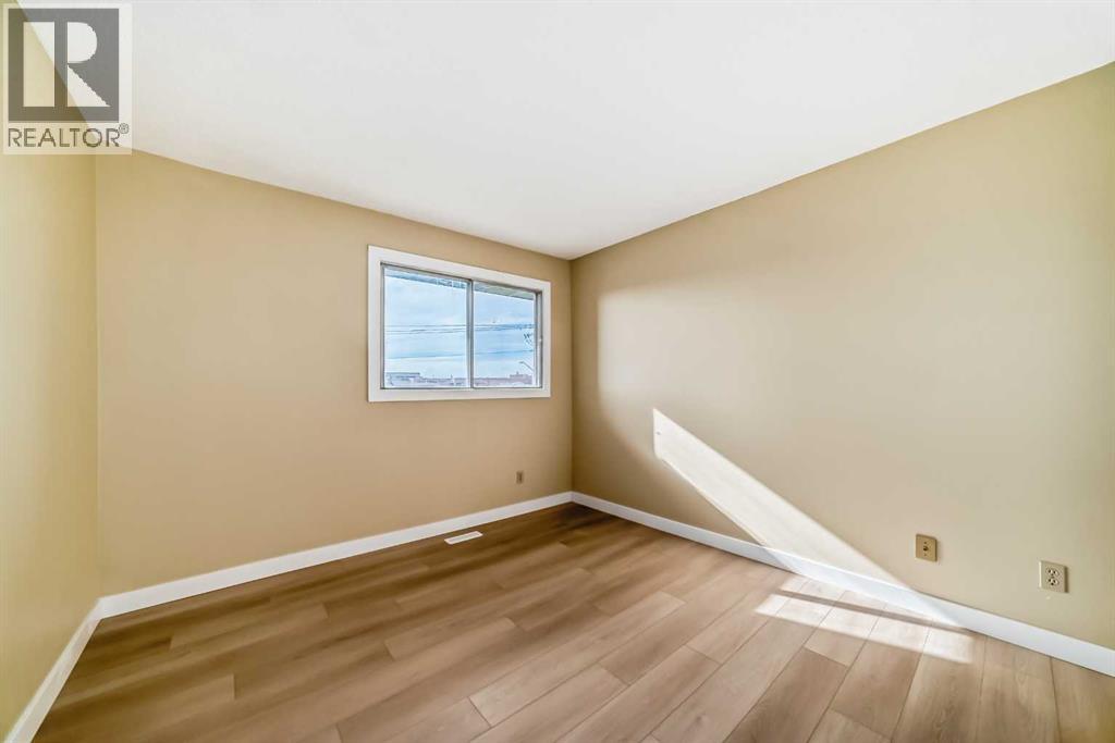 Single Family House for Sale in    Street NE Rundle Calgary 