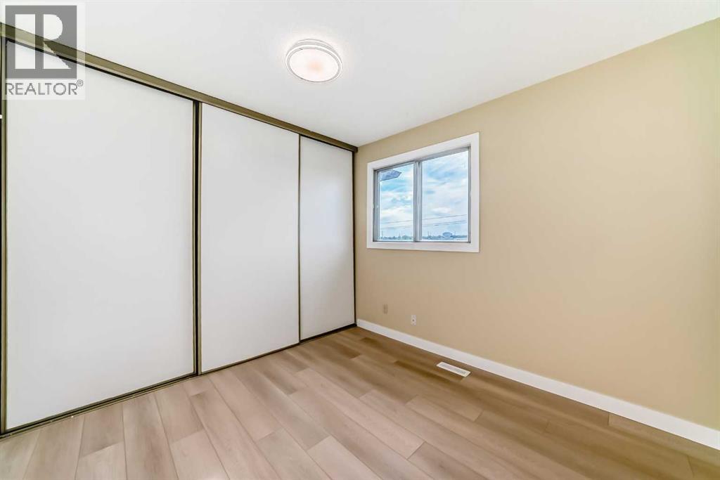 Single Family House for Sale in    Street NE Rundle Calgary 