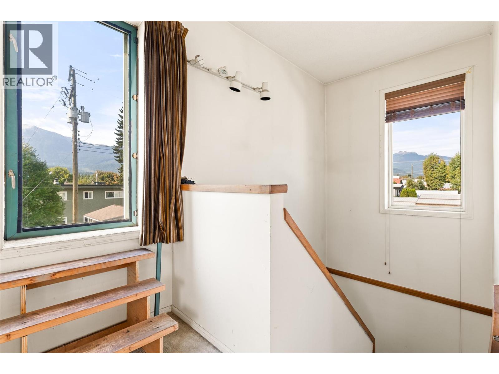 519 Fourth Street E, Revelstoke