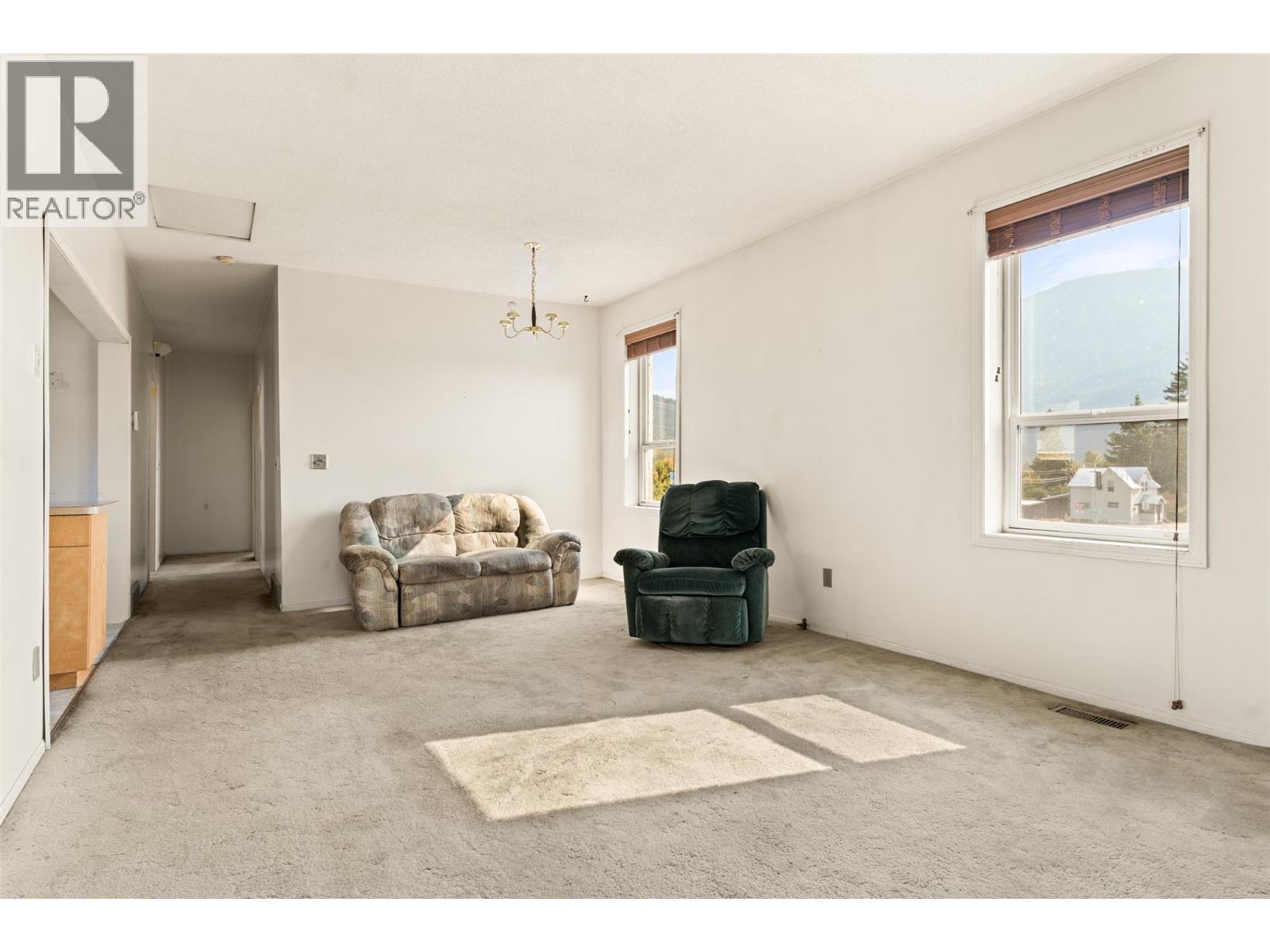 519 Fourth Street E, Revelstoke