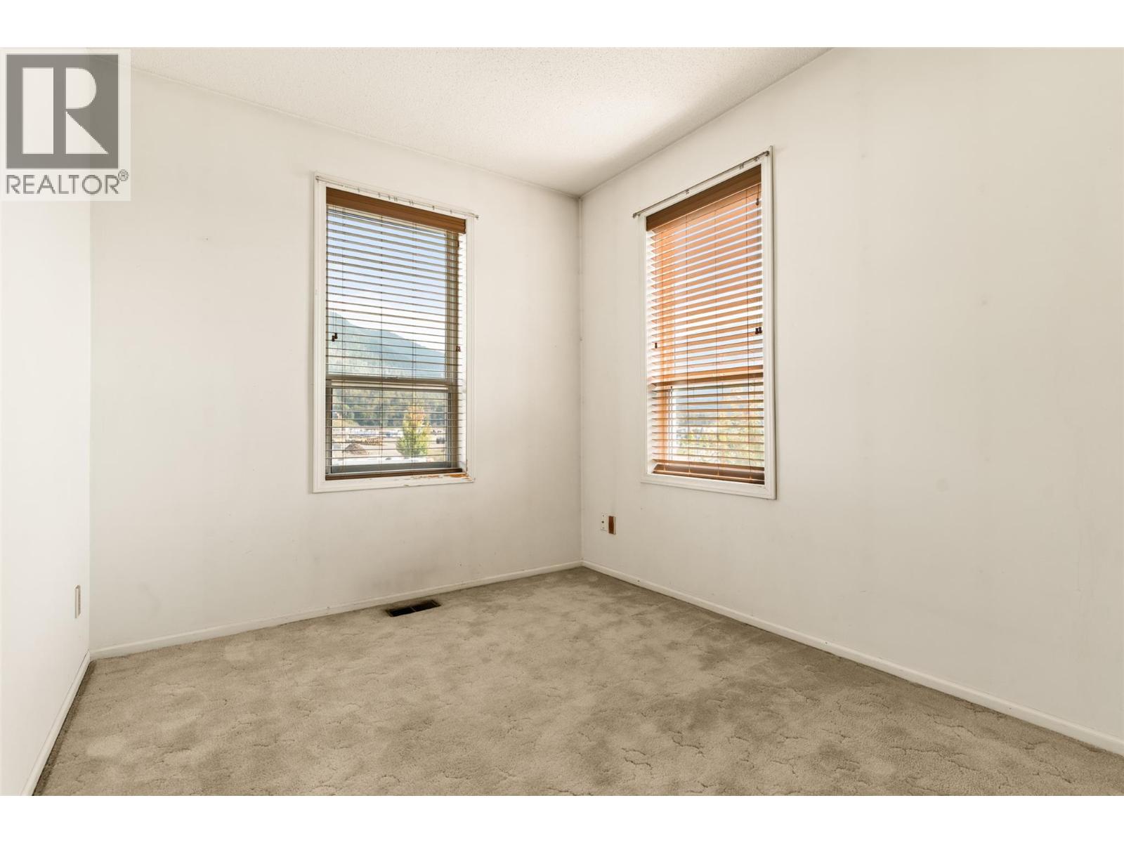 519 Fourth Street E, Revelstoke