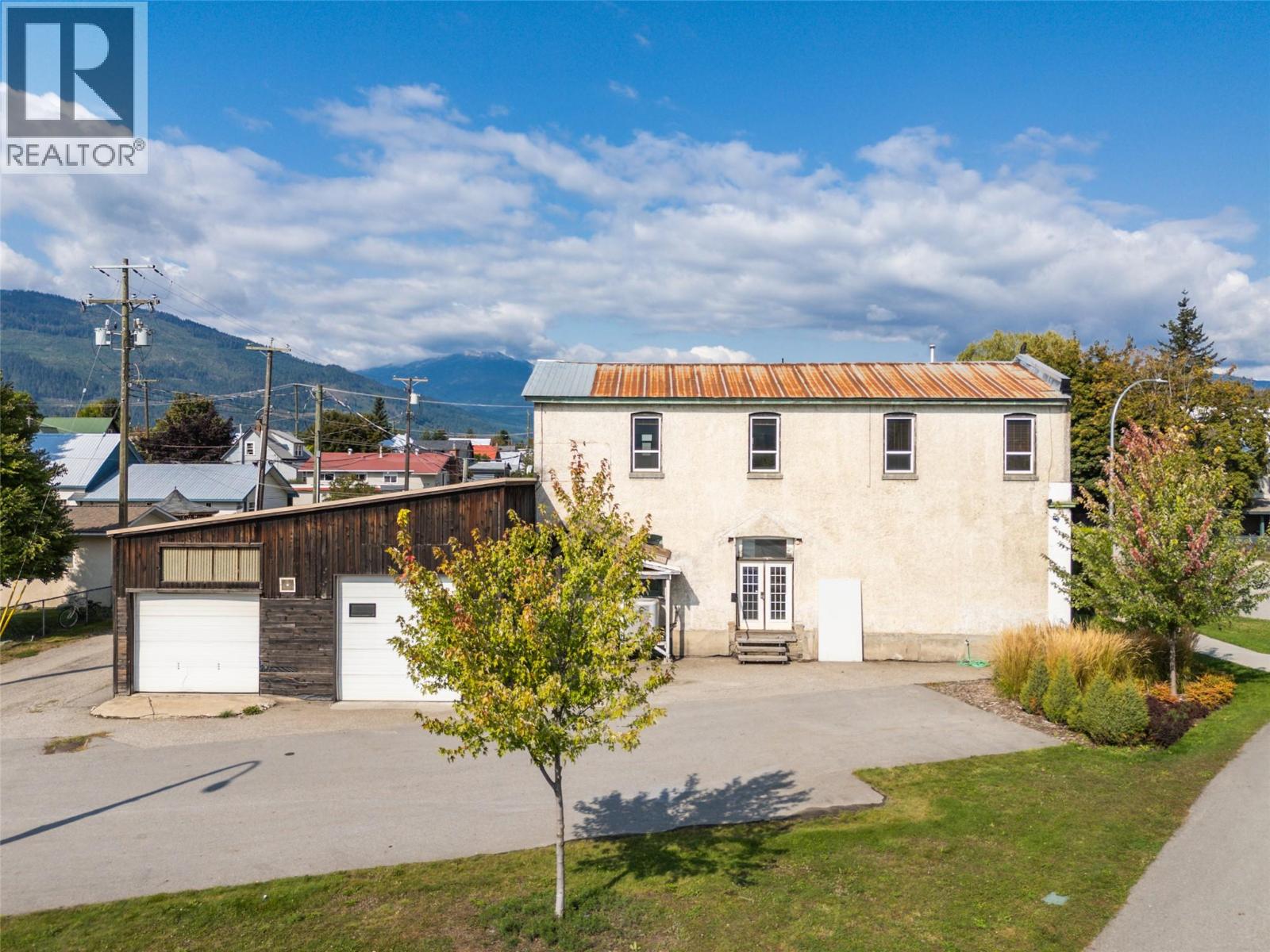 519 Fourth Street E, Revelstoke