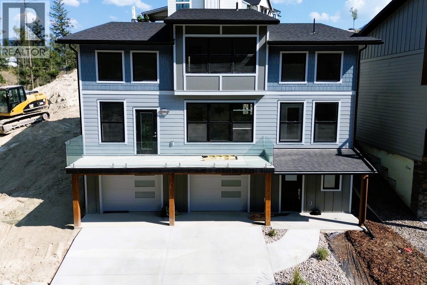 746 TAYNTON Drive, Invermere