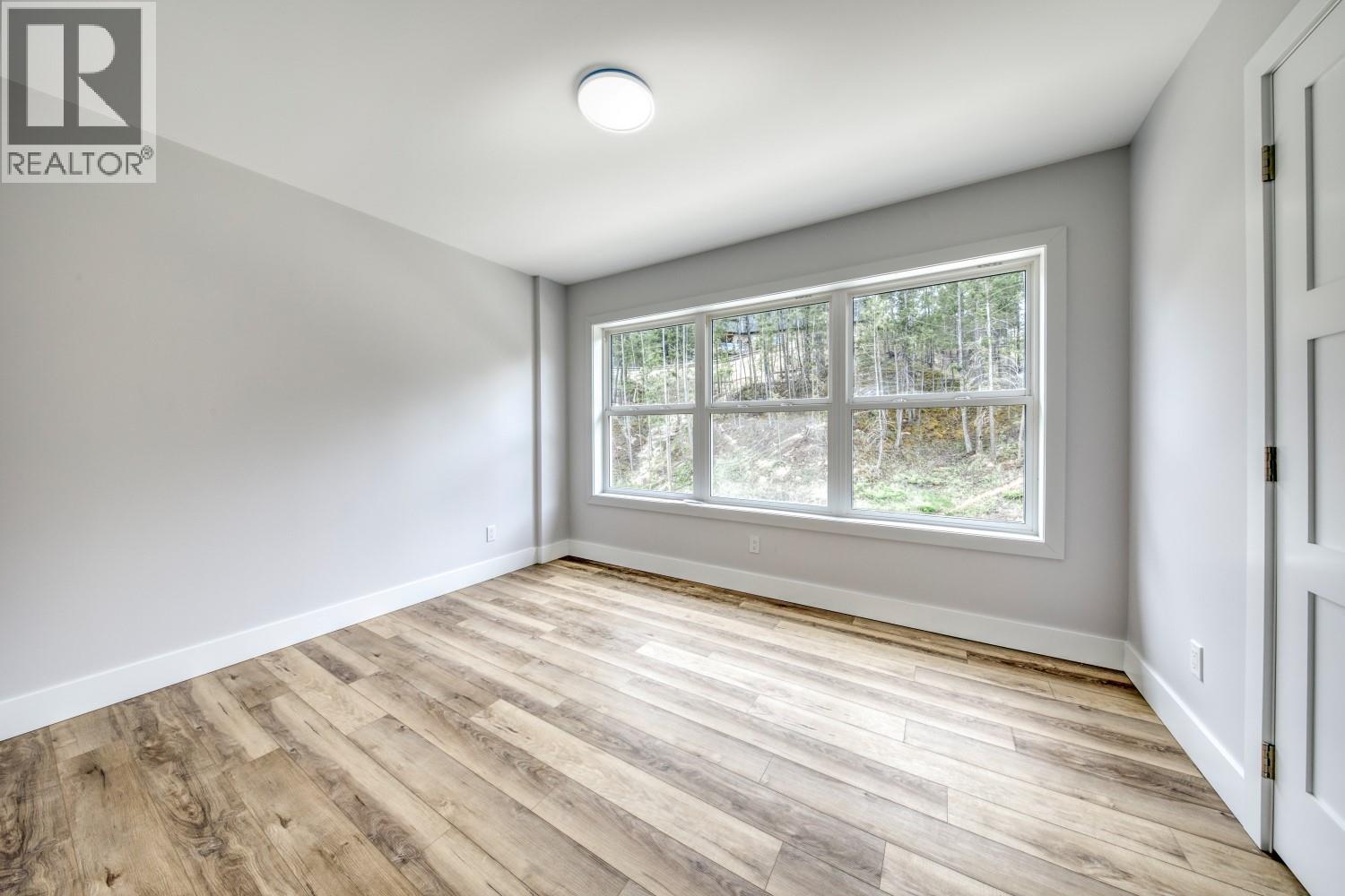 746 TAYNTON Drive, Invermere