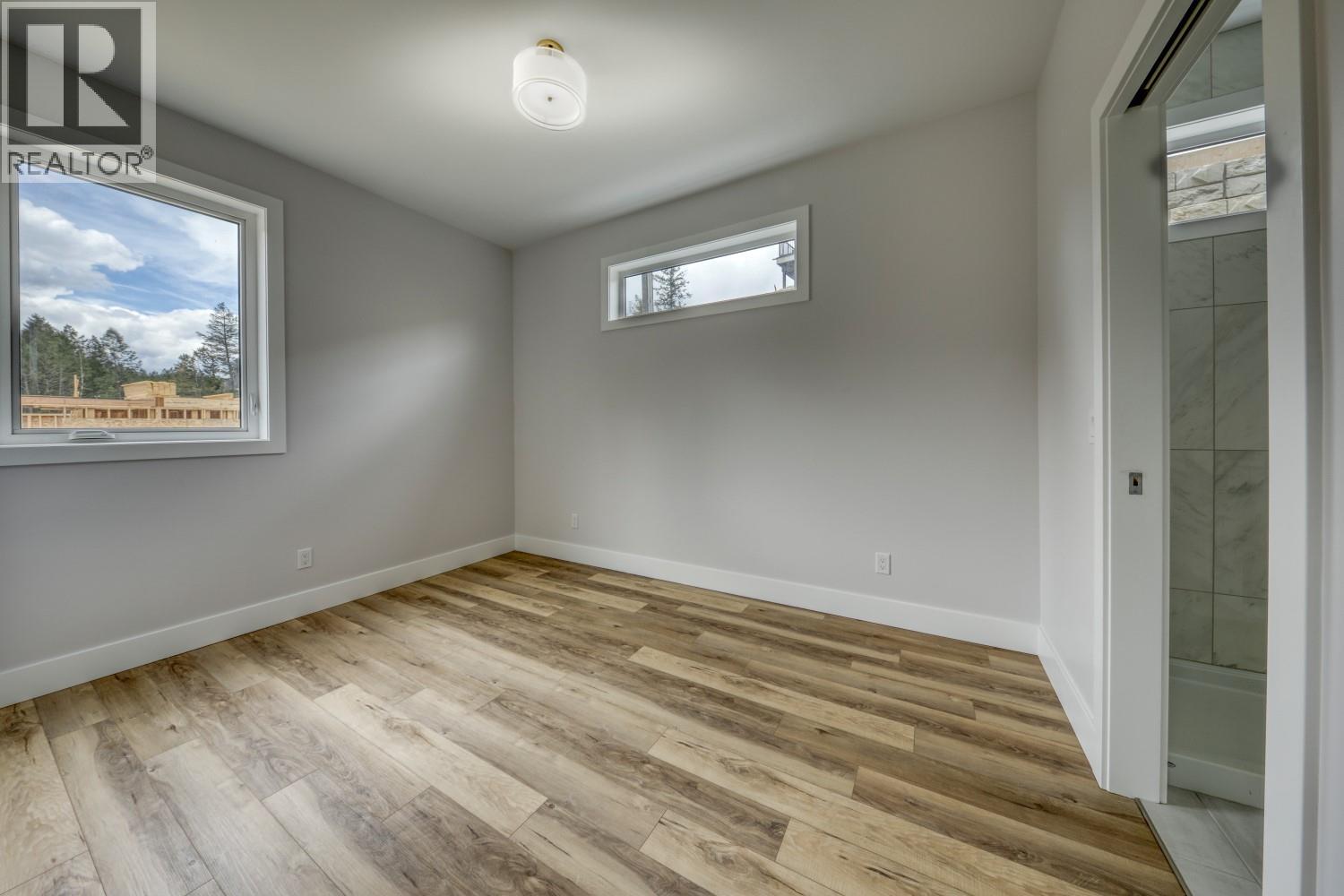 746 TAYNTON Drive, Invermere