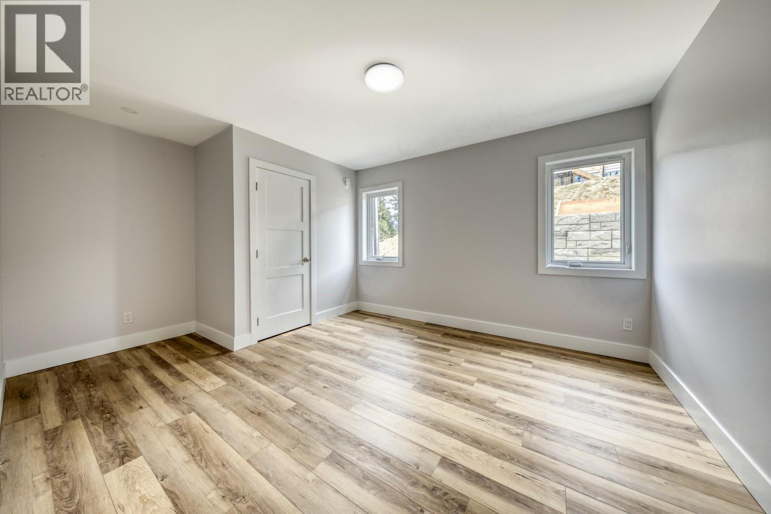 746 TAYNTON Drive, Invermere