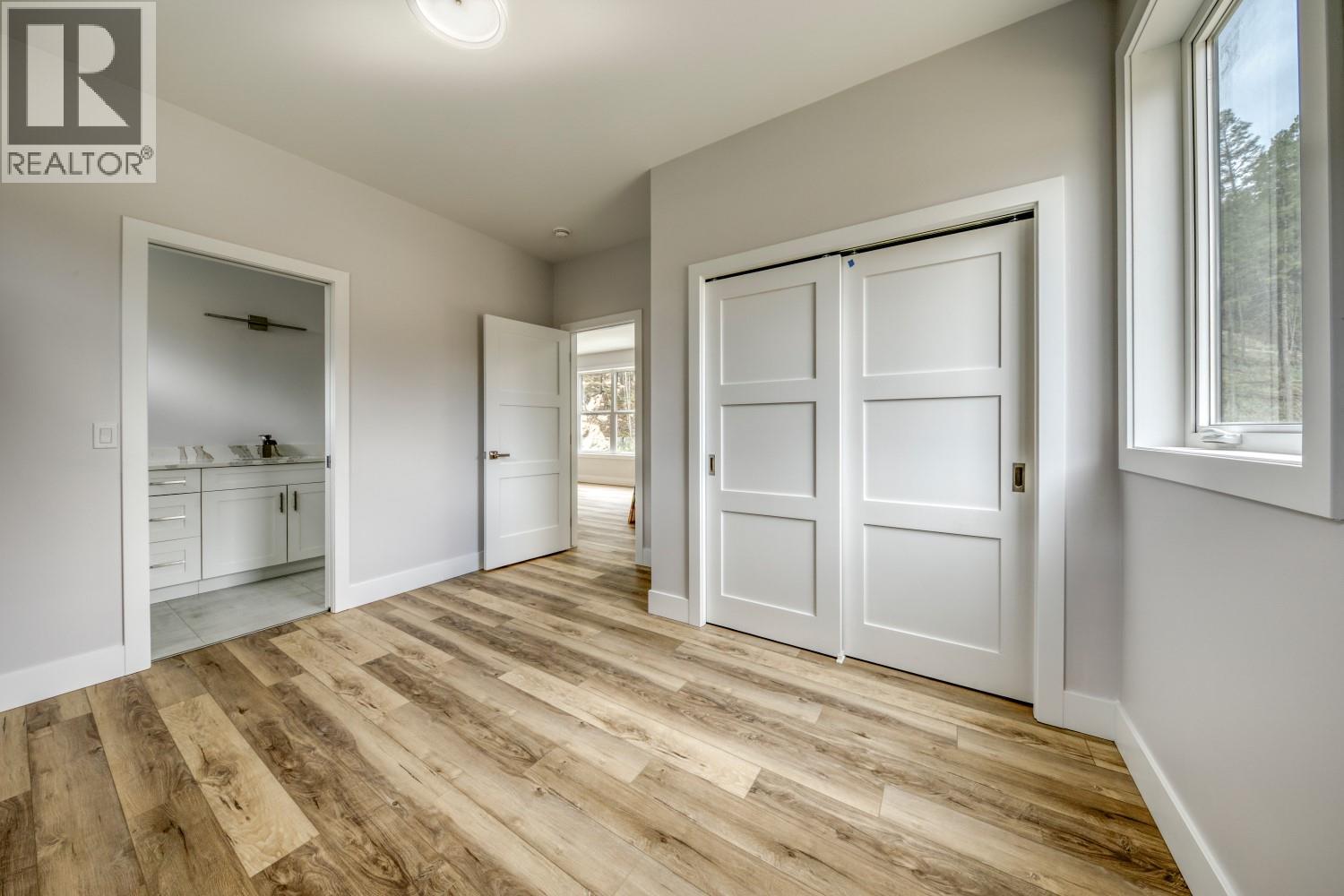 746 TAYNTON Drive, Invermere