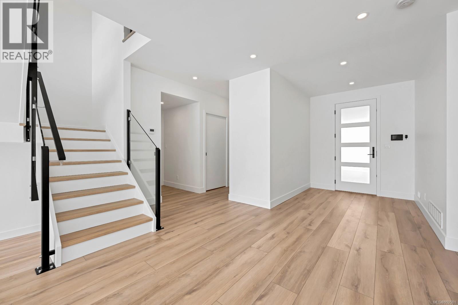 8394 Sa-Seen-Os Rd, Youbou
