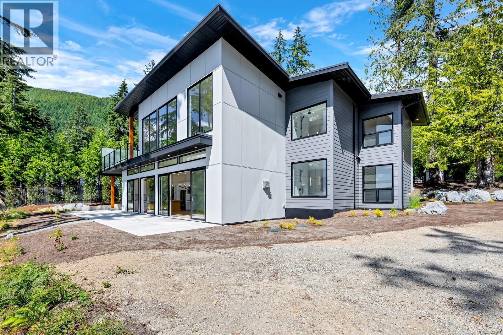 8394 Sa-Seen-Os Rd, Youbou