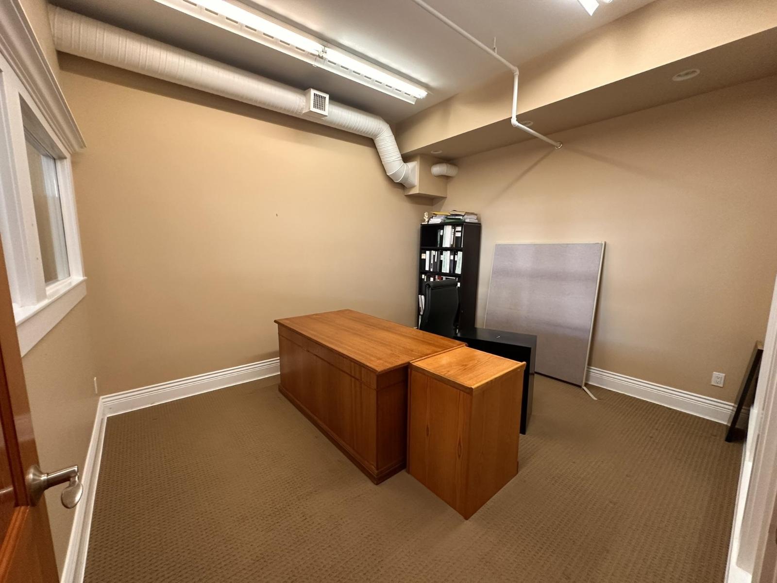 111 & 211 15272 CROYDON DRIVE, Surrey