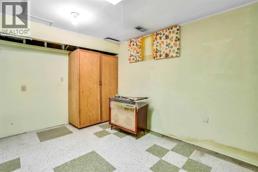 Single Family House Bungalow for Sale in  Mayland Drive NE Mayland Heights Calgary 