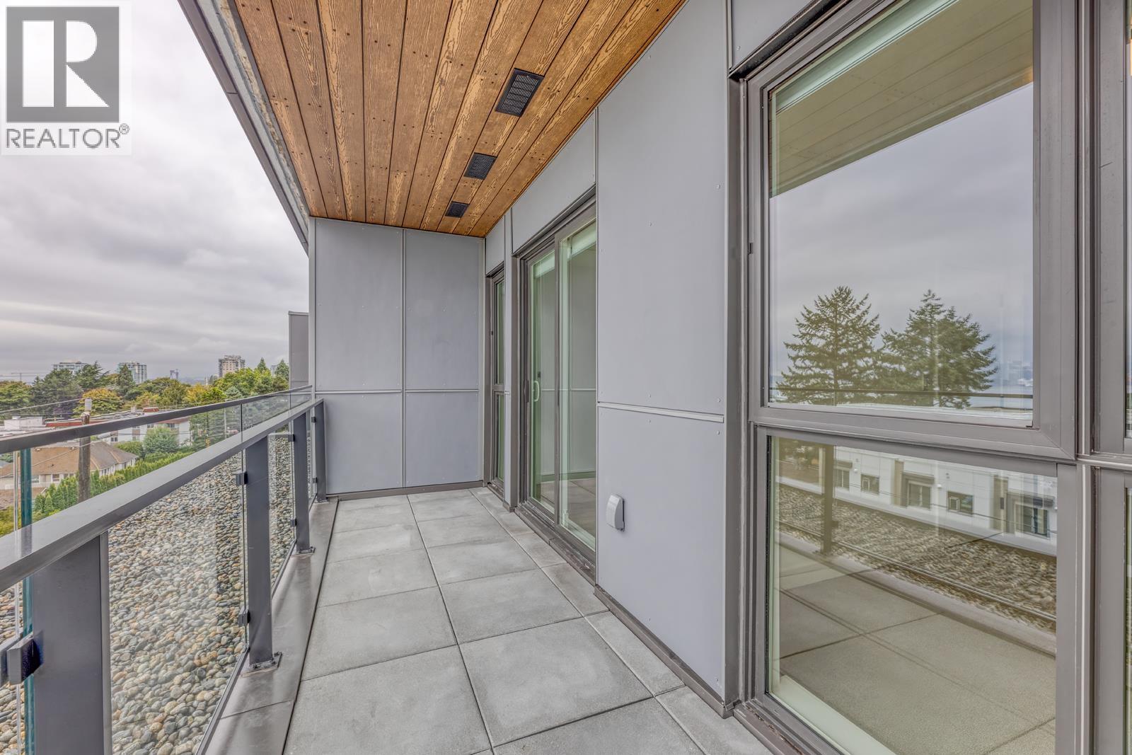 557 422 E 3RD STREET, North Vancouver