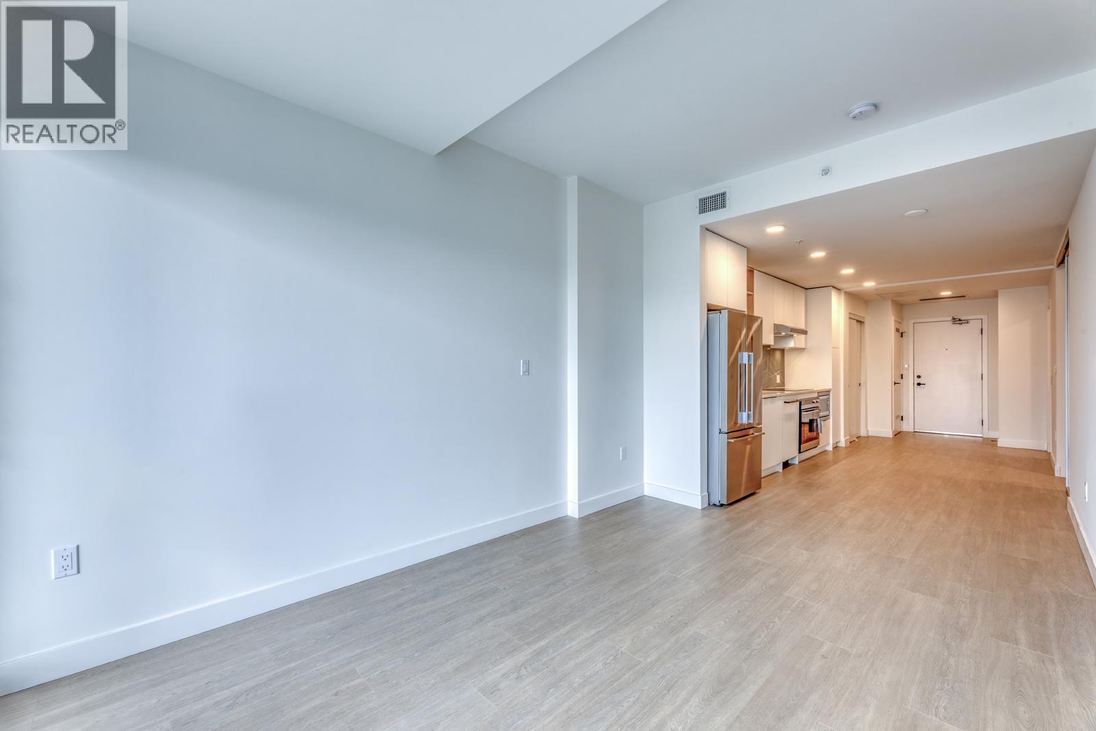 557 422 E 3RD STREET, North Vancouver