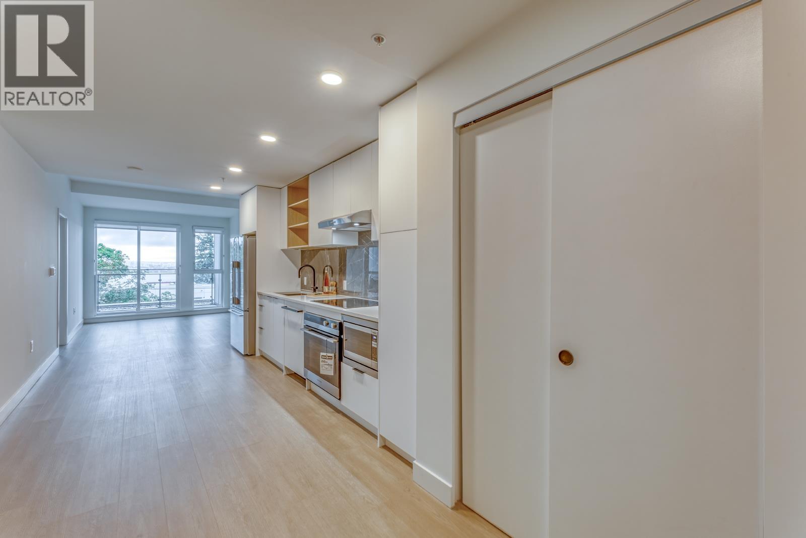 557 422 E 3RD STREET, North Vancouver