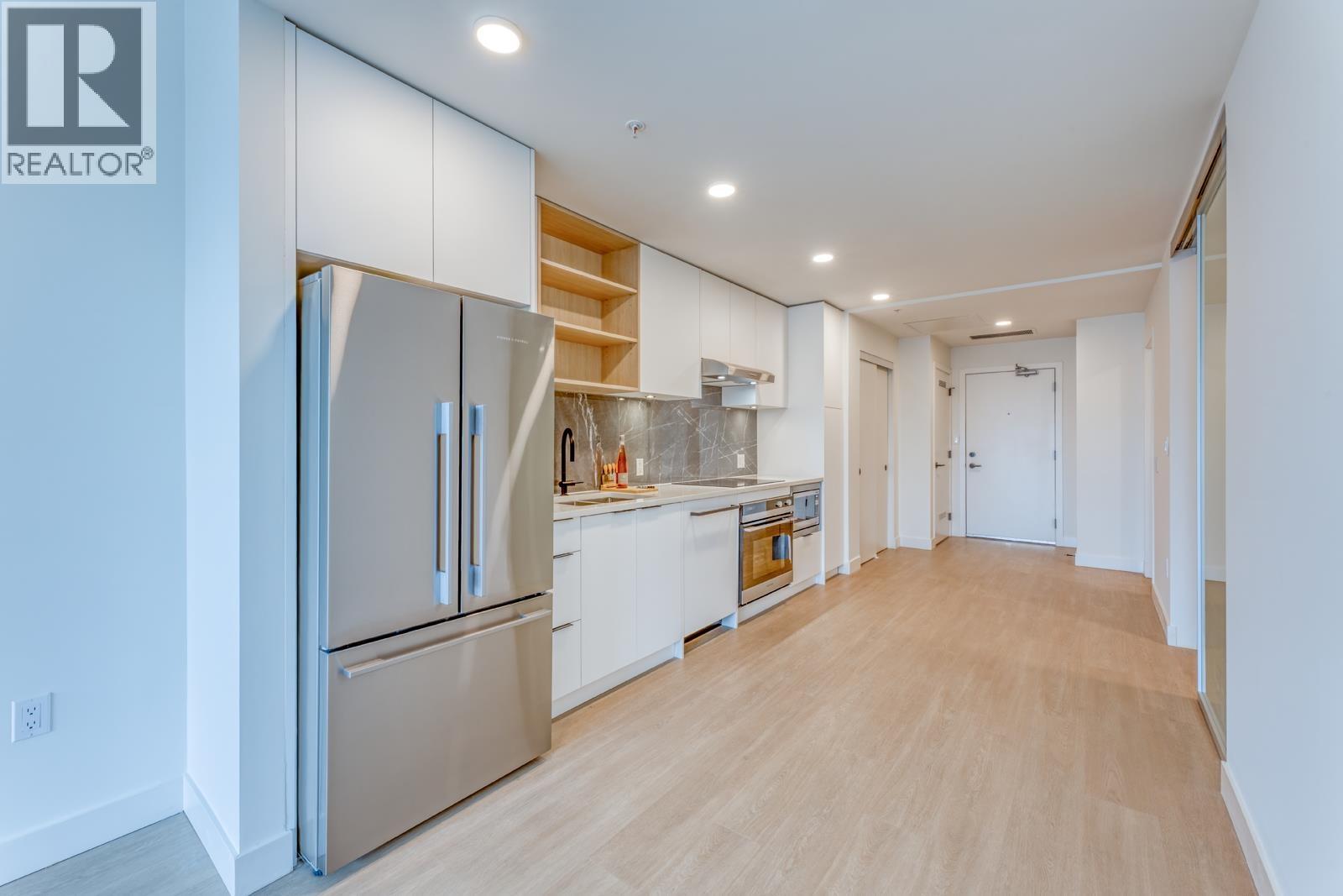 557 422 E 3RD STREET, North Vancouver