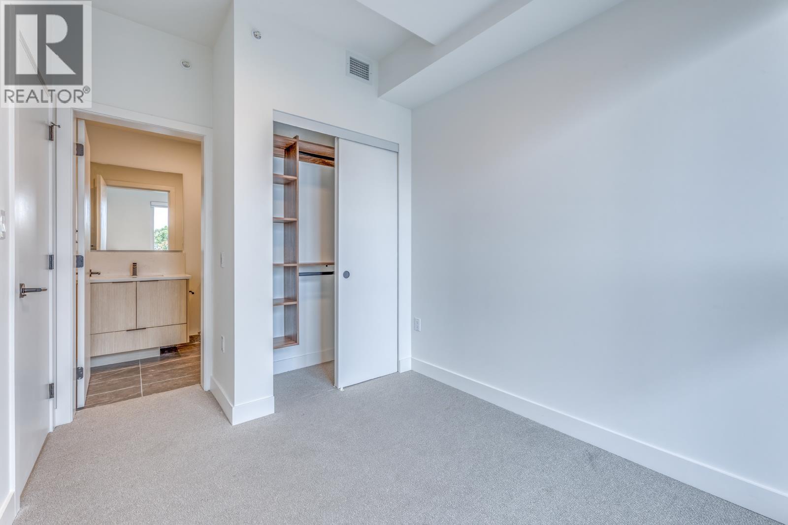 557 422 E 3RD STREET, North Vancouver