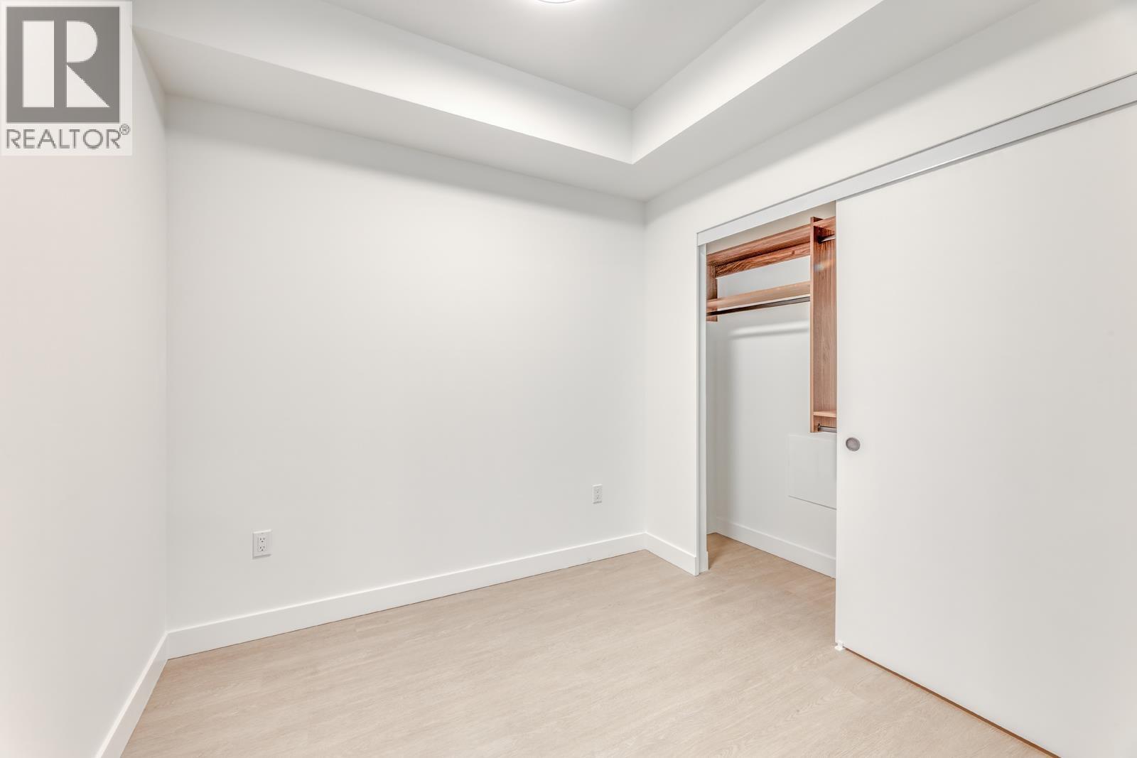 557 422 E 3RD STREET, North Vancouver