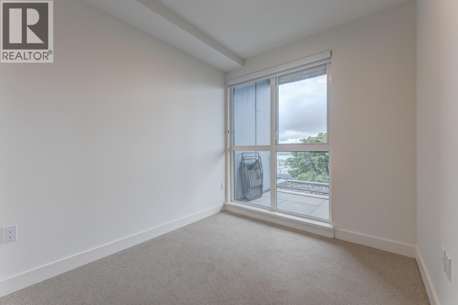 557 422 E 3RD STREET, North Vancouver