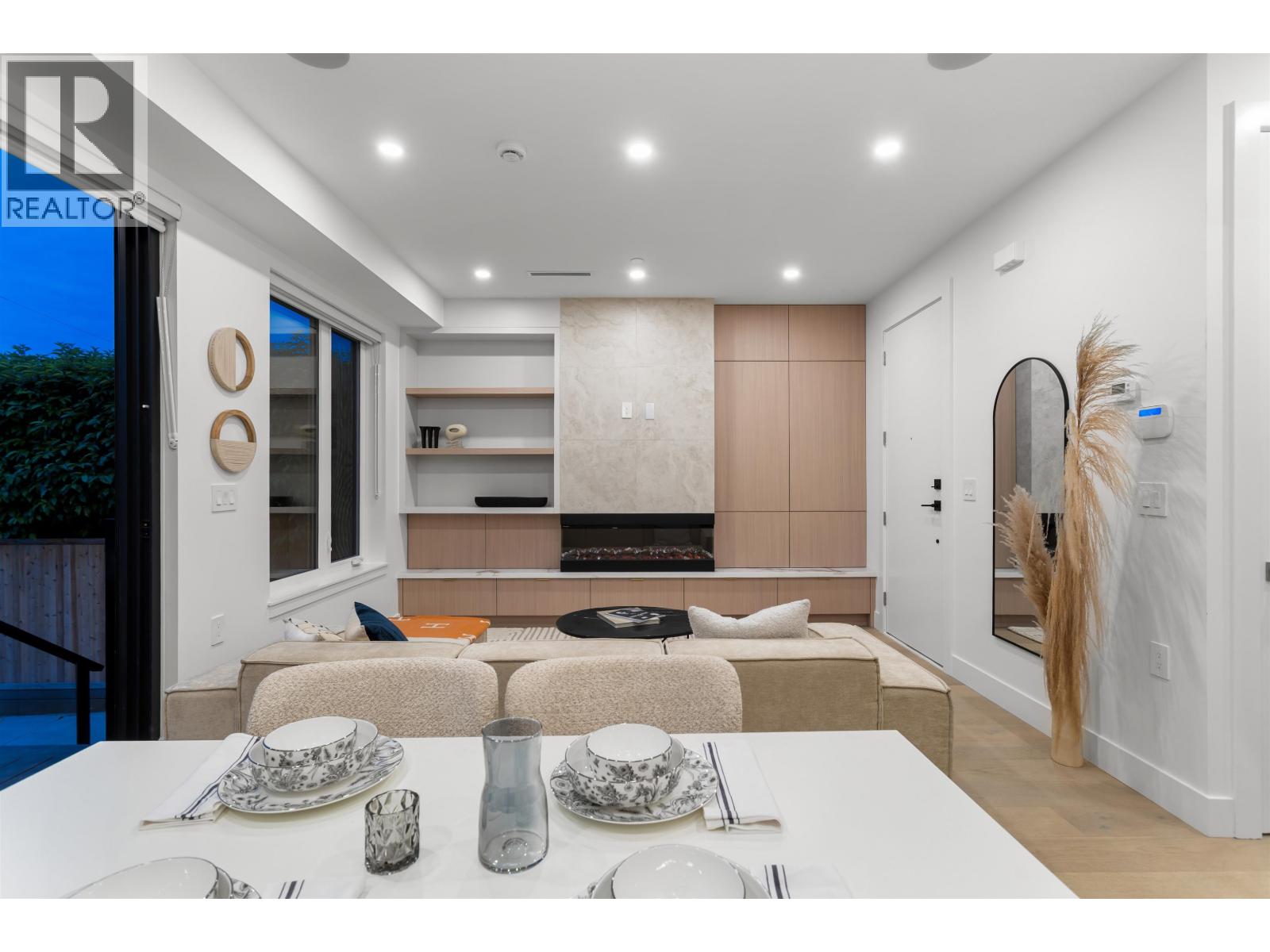 2 4176 BALKAN STREET, Vancouver
