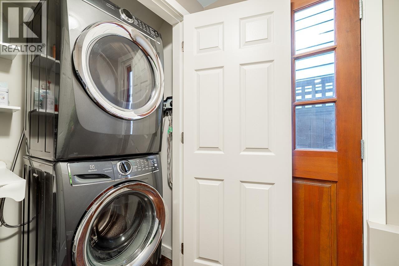 613 E 7TH STREET, North Vancouver