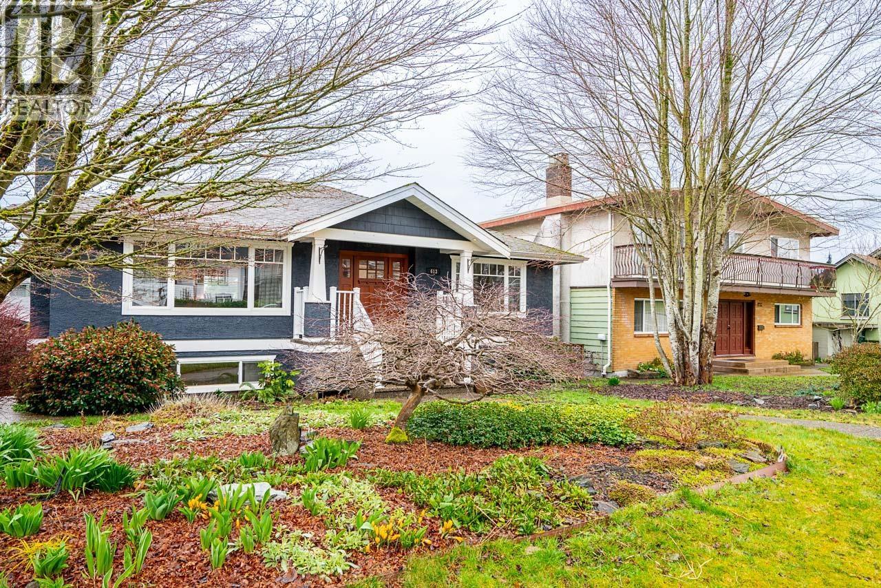 613 E 7TH STREET, North Vancouver