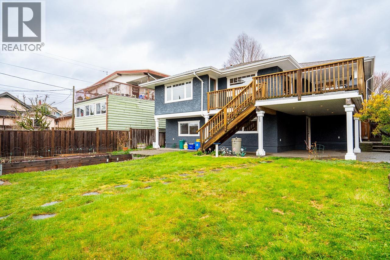 613 E 7TH STREET, North Vancouver