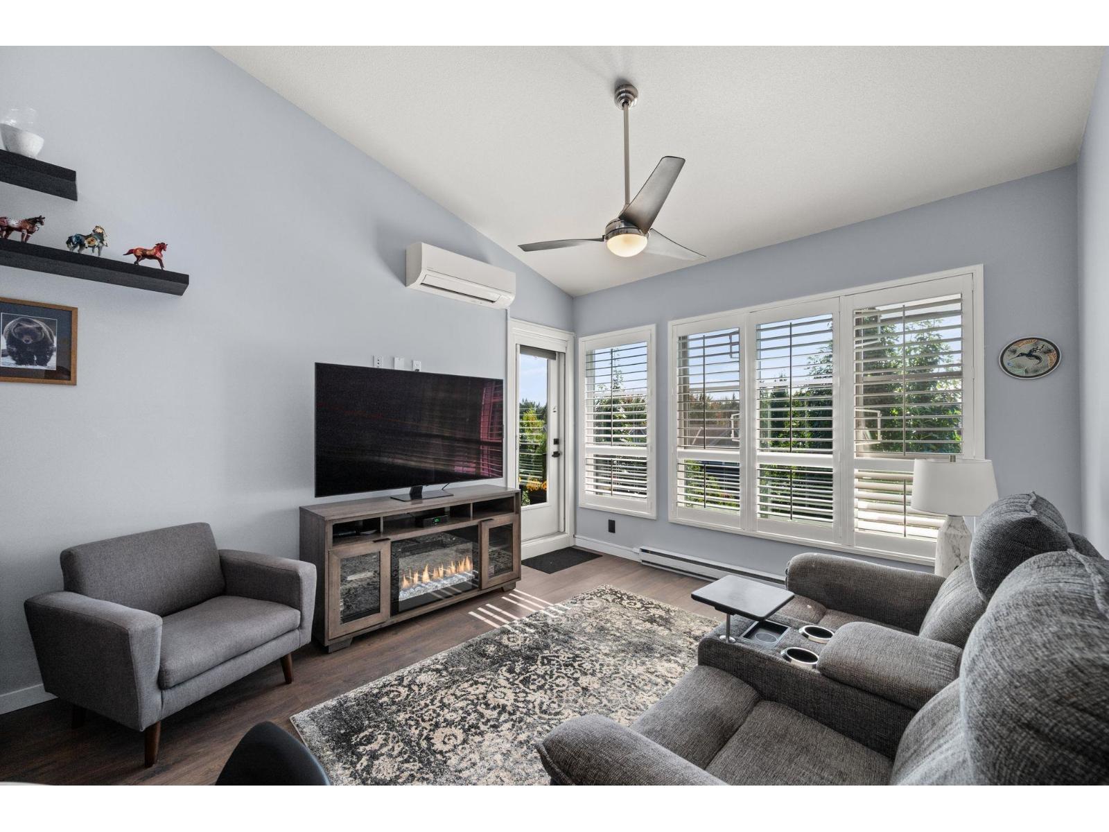 409 23215 BILLY BROWN ROAD, Langley