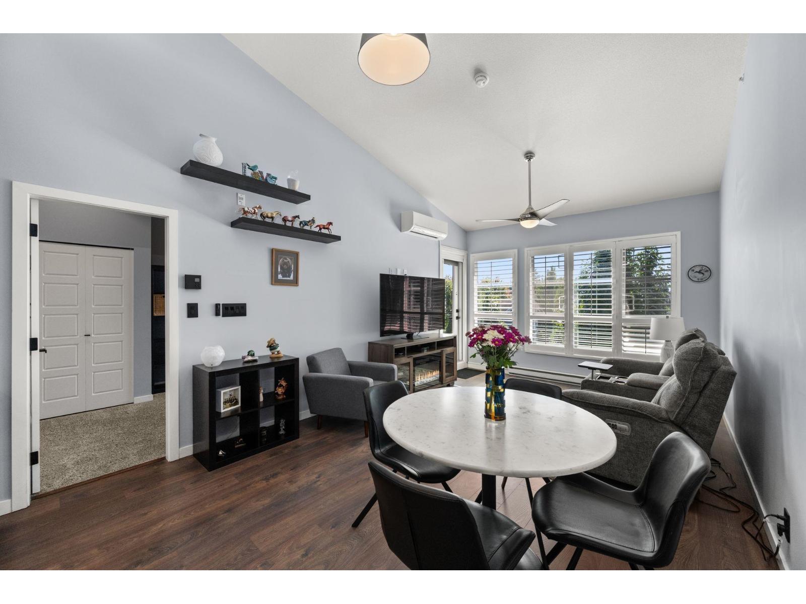 409 23215 BILLY BROWN ROAD, Langley