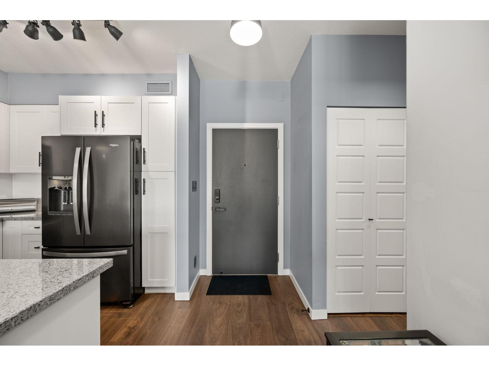 409 23215 BILLY BROWN ROAD, Langley