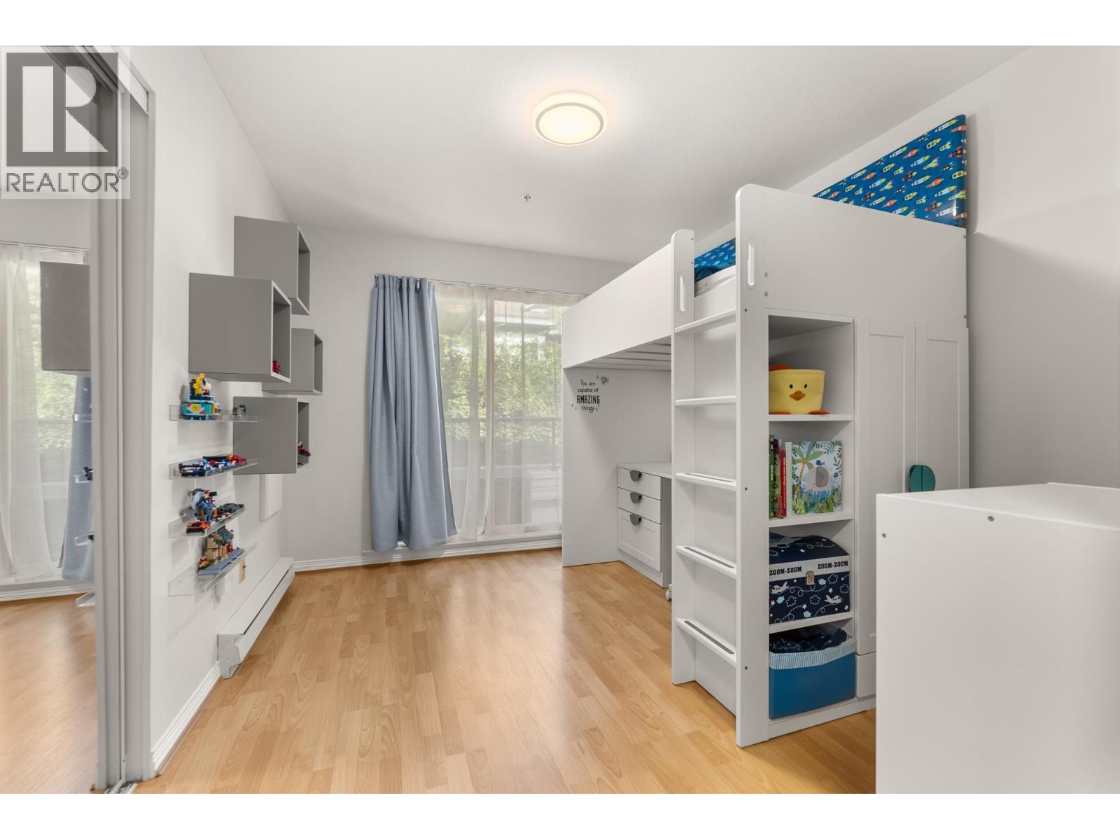 213 1999 SUFFOLK AVENUE, Port Coquitlam