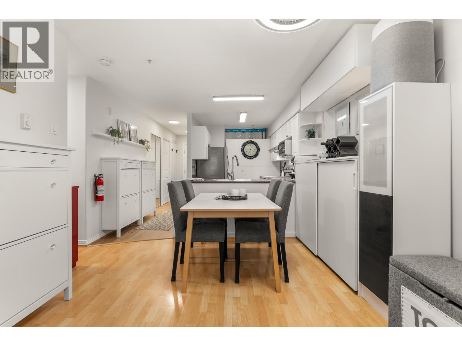 213 1999 SUFFOLK AVENUE, Port Coquitlam